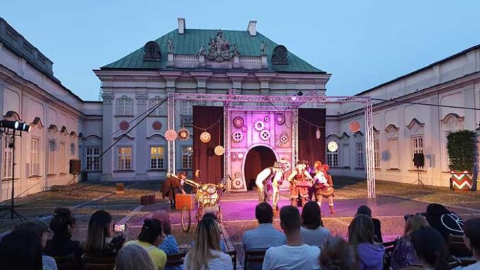 Barwy Orientu 2022 - Letnie koncerty na dziedzińcu pałacu Pod Blachą